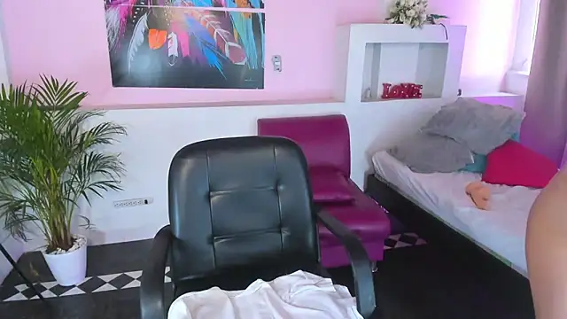 lunoxx  online show from January 11, 2025, 8:54 pm