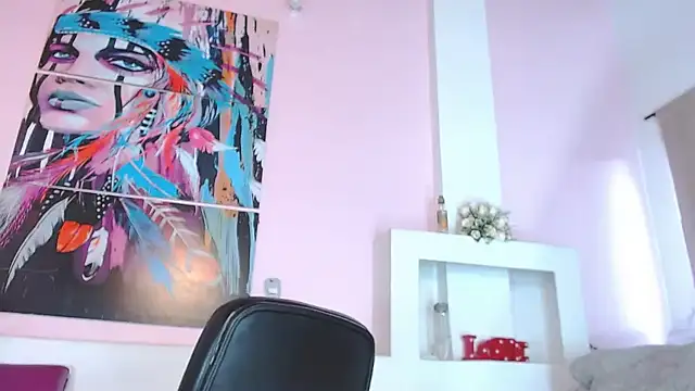 lunoxx  online show from February 23, 2025, 6:12 pm