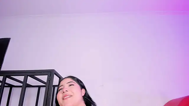 AmberiniHoffman online show from November 25, 2025, 11:43 am