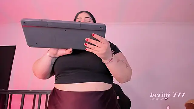AmberiniHoffman online show from June 30, 2026, 11:44 am