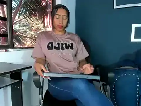 Brunettesexy0 online show from January 23, 2025, 6:45 pm