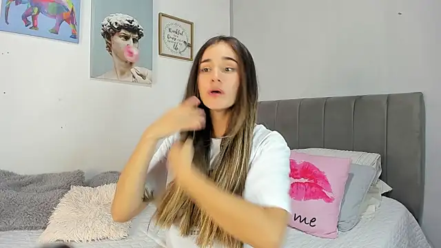 naughtyloverss online show from November 26, 2025, 7:37 pm