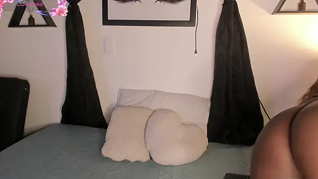 Khenta Michells online show from February 10, 2026, 10:41 am