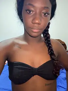 Khenta Michells online show from April 15, 2026, 10:44 am