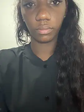 Khenta Michells online show from April 25, 2026, 9:45 am