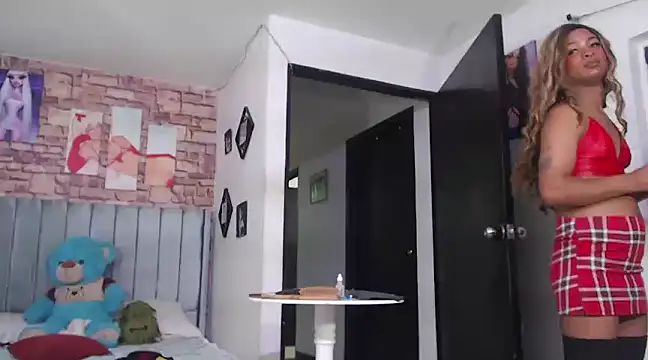 vixenxqueens online show from January 4, 2025, 1:31 am