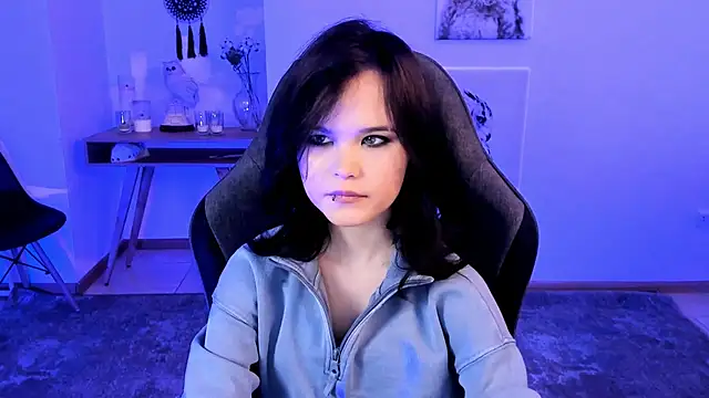 Elainebeness online show from February 25, 2025, 7:47 pm