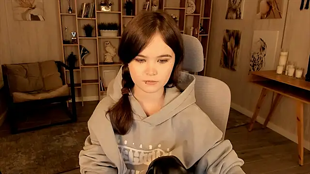 Elainebeness online show from October 3, 2025, 7:22 pm