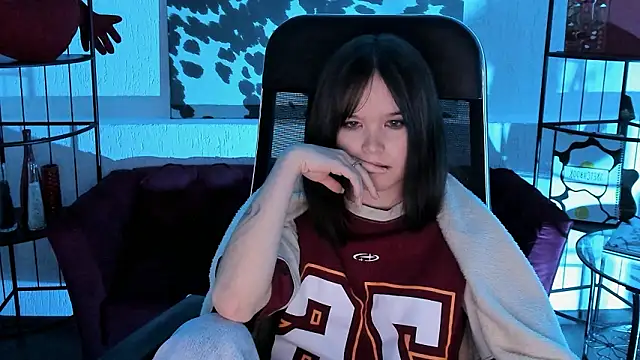 Elainebeness online show from March 6, 2026, 1:24 am