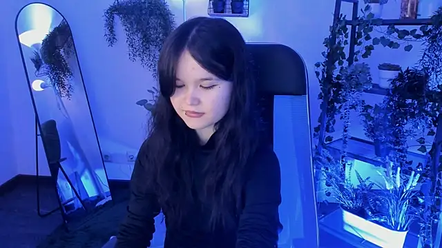 Elainebeness online show from June 5, 2026, 10:37 pm