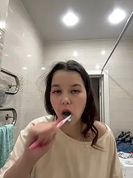 PoppyRobinson online show from December 21, 2024, 8:28 am