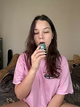 PoppyRobinson online show from January 7, 2025, 8:24 am