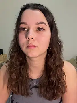 PoppyRobinson online show from January 16, 2025, 6:48 pm