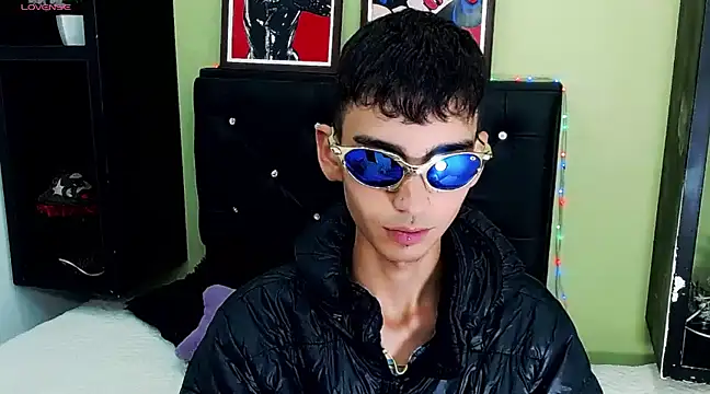 ttimy x boy online show from February 5, 2025, 9:29 pm