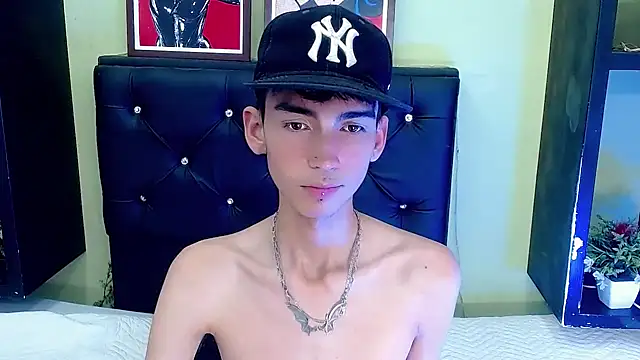 ttimy x boy online show from February 26, 2025, 11:04 pm