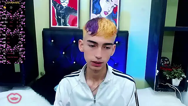 ttimy x boy online show from March 6, 2025, 7:43 pm