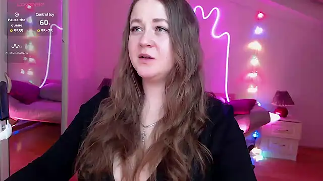 LizzyShine online show from February 3, 2025, 5:46 pm