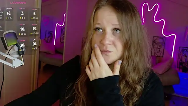 LizzyShine online show from October 7, 2025, 5:54 pm