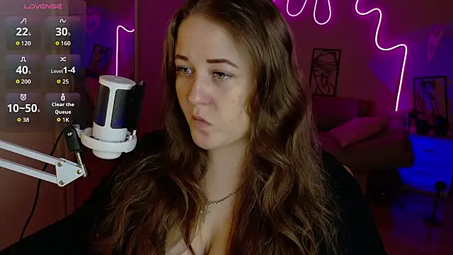 LizzyShine online show from October 23, 2025, 6:39 pm