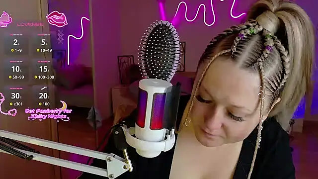 LizzyShine online show from December 15, 2025, 11:03 am