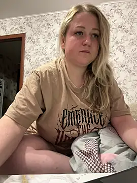 LizzyShine online show from April 28, 2026, 7:19 pm