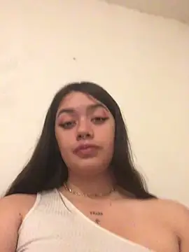 Miss oliviaa online show from March 22, 2025, 6:36 pm