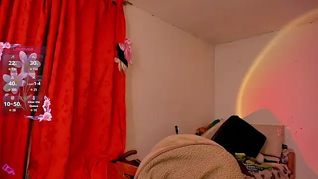 Miss oliviaa online show from November 7, 2025, 11:49 pm