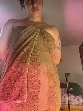 Miss oliviaa online show from April 19, 2026, 8:33 pm