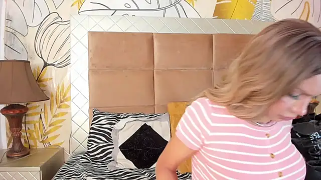 amazing dolltsx online show from December 6, 2024, 7:12 pm