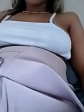 fofinhaa12 online show from March 25, 2026, 5:52 pm