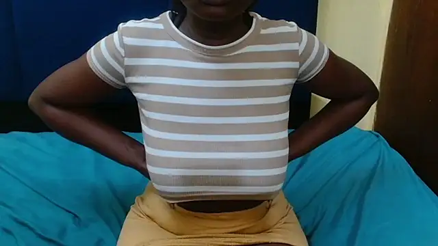 MilkyTitties online show from April 6, 2026, 4:46 am