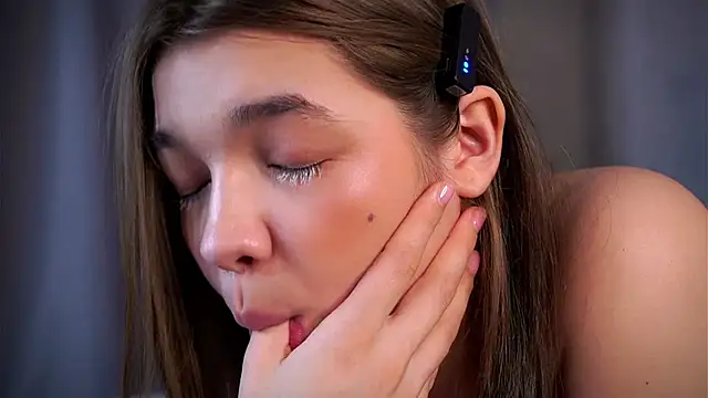 VeronaAppleberry online show from February 18, 2025, 8:16 am