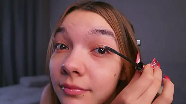 VeronaAppleberry online show from February 28, 2025, 1:05 am