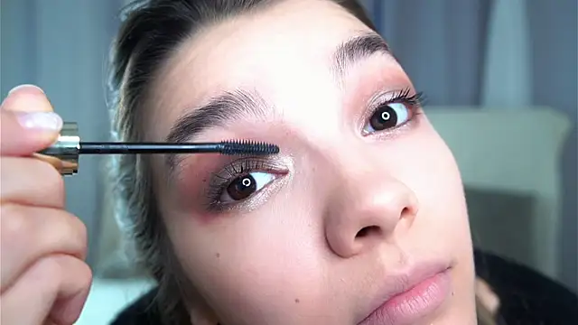 VeronaAppleberry online show from September 21, 2025, 11:23 am