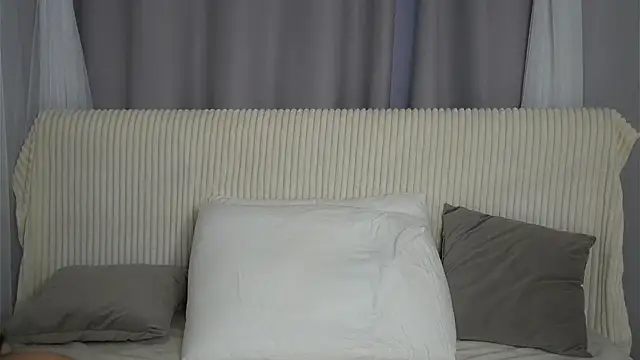 VeronaAppleberry online show from September 26, 2025, 11:14 am