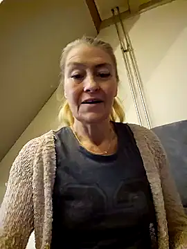 Snapshot of lisalustjouw chatting on January 14, 2025, 9:02 am lisalustjouw online show from January 14, 2025, 9:02 am