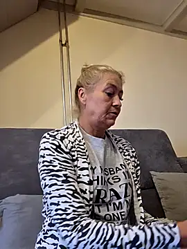 Snapshot of lisalustjouw chatting on September 29, 2025, 9:47 am lisalustjouw online show from September 29, 2025, 9:47 am