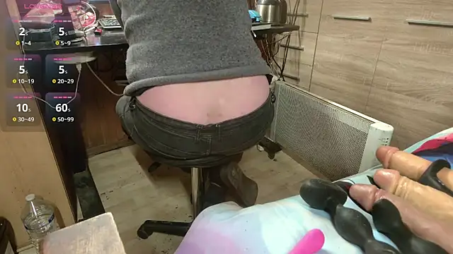 Snapshot of misteryman1956 chatting on December 2, 2025, 7:47 am misteryman1956 online show from December 2, 2025, 7:47 am