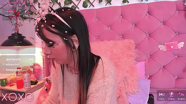 lauren evans96 online show from January 26, 2025, 9:19 am