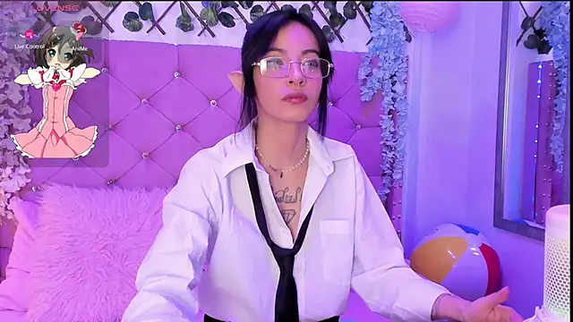 lauren evans96 online show from September 27, 2025, 3:33 am