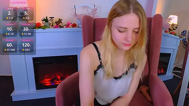 Snapshot of MirraBellanta chatting on February 17, 2025, 3:36 am MirraBellanta online show from February 17, 2025, 3:36 am