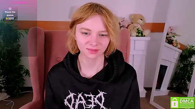 Snapshot of MirraBellanta chatting on February 4, 2026, 11:09 pm MirraBellanta online show from February 4, 2026, 11:09 pm