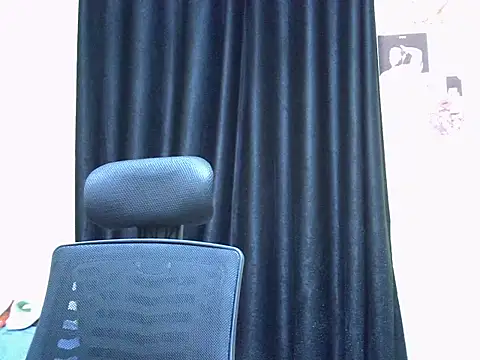 Horny-slut  online show from April 18, 2026, 7:58 pm