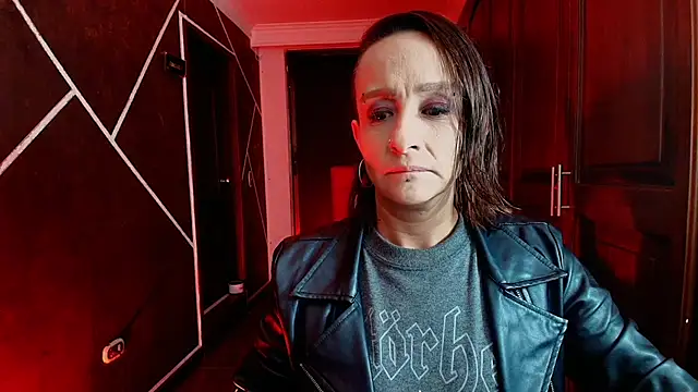 NatashaMason  online show from February 15, 2025, 11:39 am