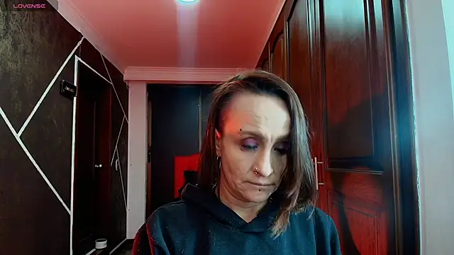 NatashaMason  online show from February 19, 2025, 11:49 am