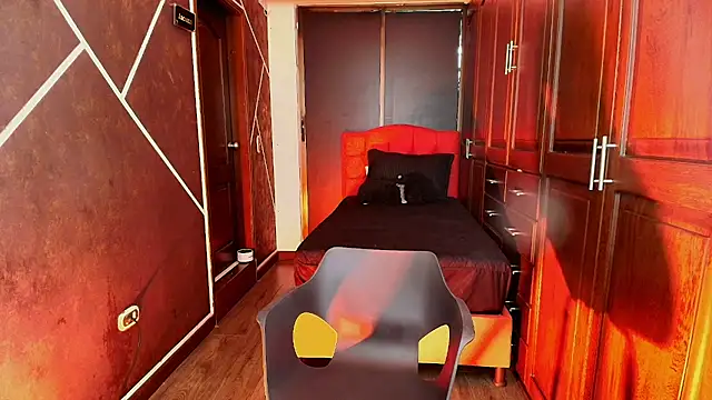 NatashaMason  online show from February 26, 2025, 2:46 pm