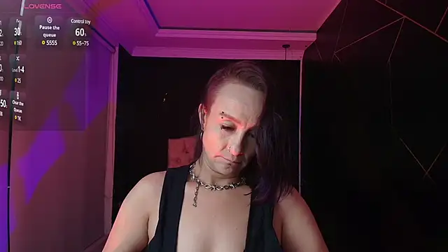 NatashaMason  online show from March 4, 2025, 11:40 am