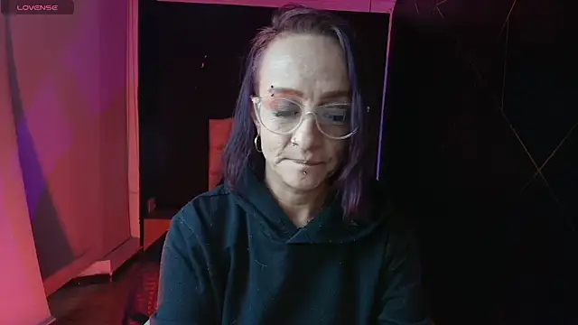 NatashaMason  online show from March 5, 2025, 11:38 am