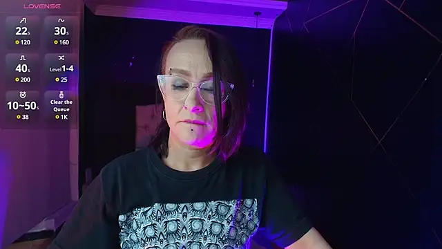 NatashaMason  online show from March 7, 2025, 12:01 pm