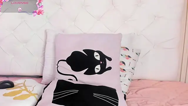 nicole  parker1 online show from January 10, 2025, 3:37 pm